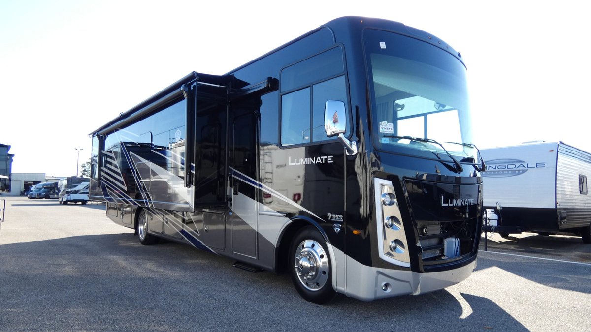 2026 Thor Motor Coach Luminate