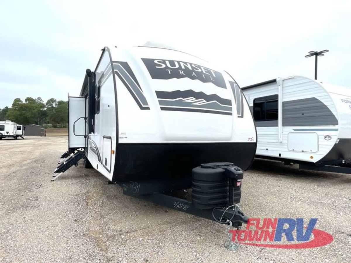 2025 CrossRoads RV Sunset Trail