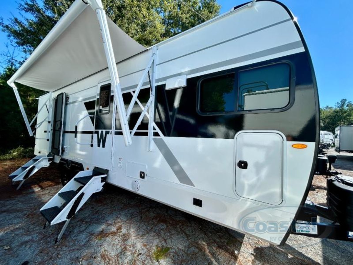 2026 Winnebago Thrive