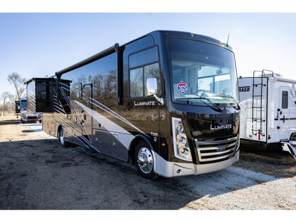 2025 Thor Motor Coach Luminate