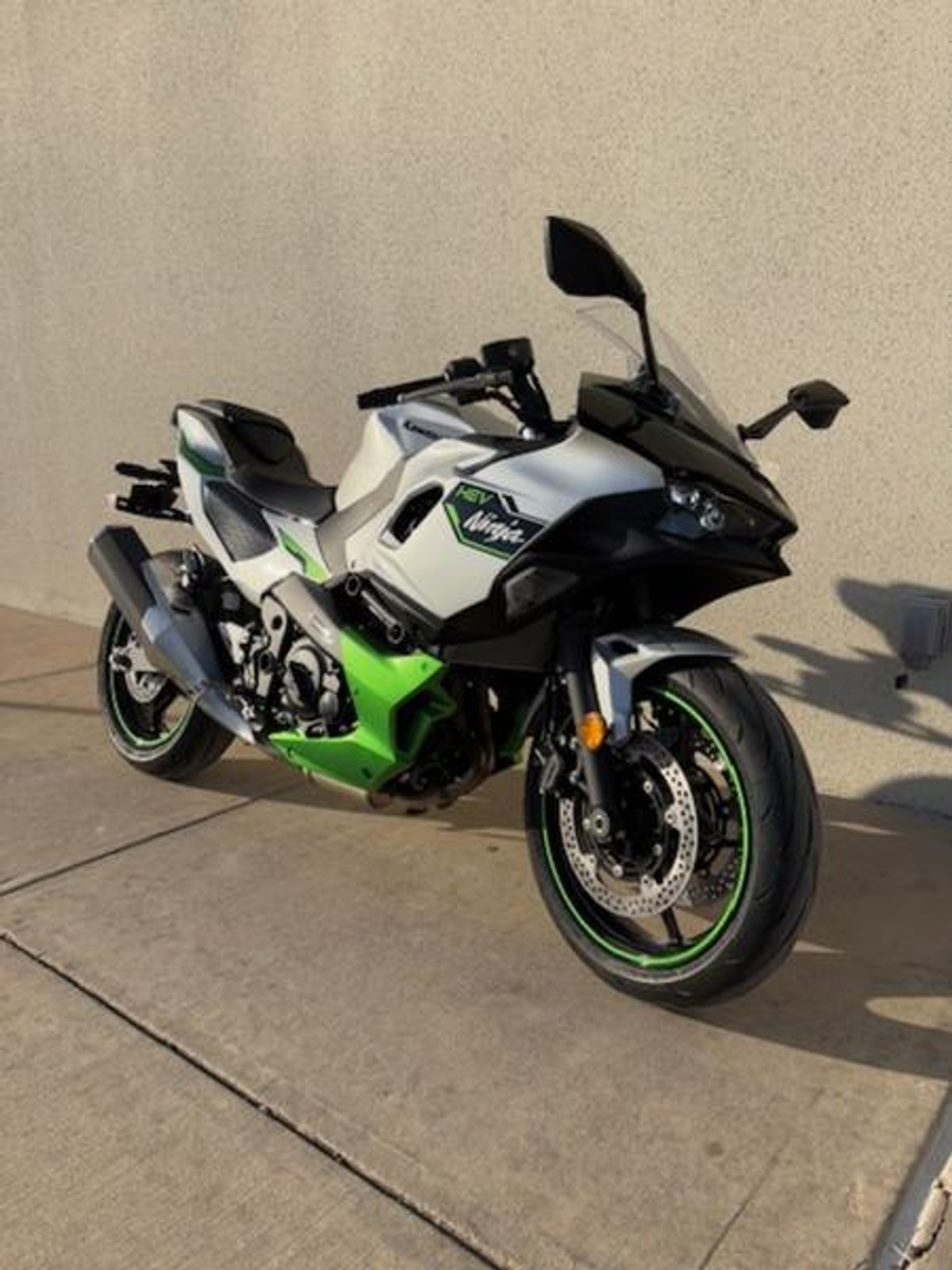 2024 Kawasaki Ninja 7 Hybrid ABS