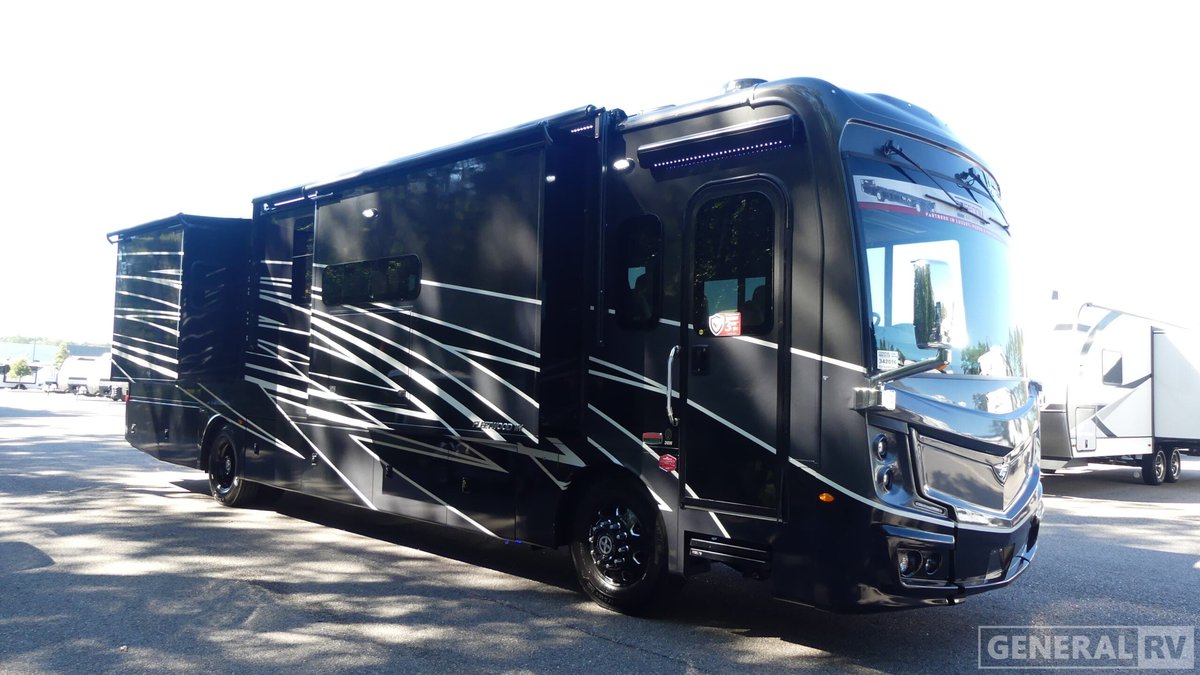 2026 Fleetwood Discovery