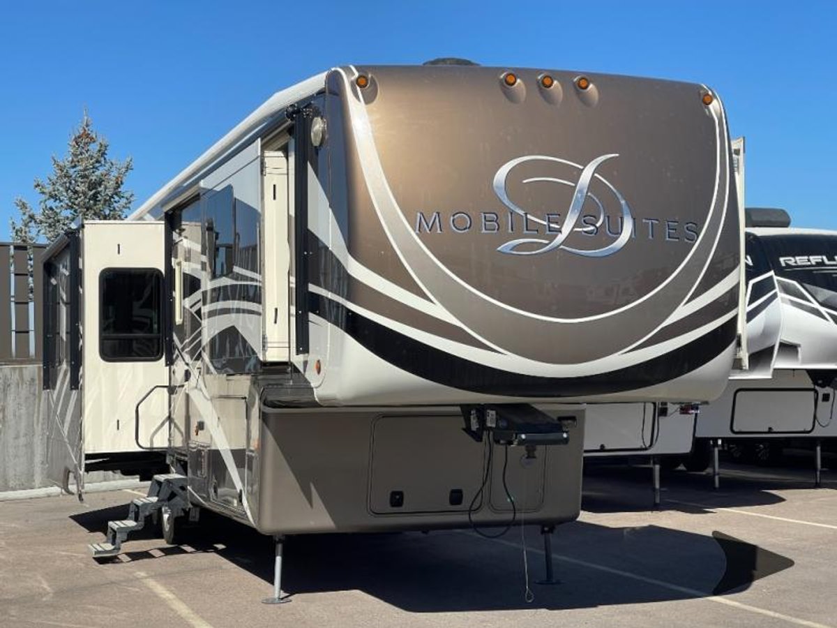 2018 DRV Luxury Suites Mobile Suites
