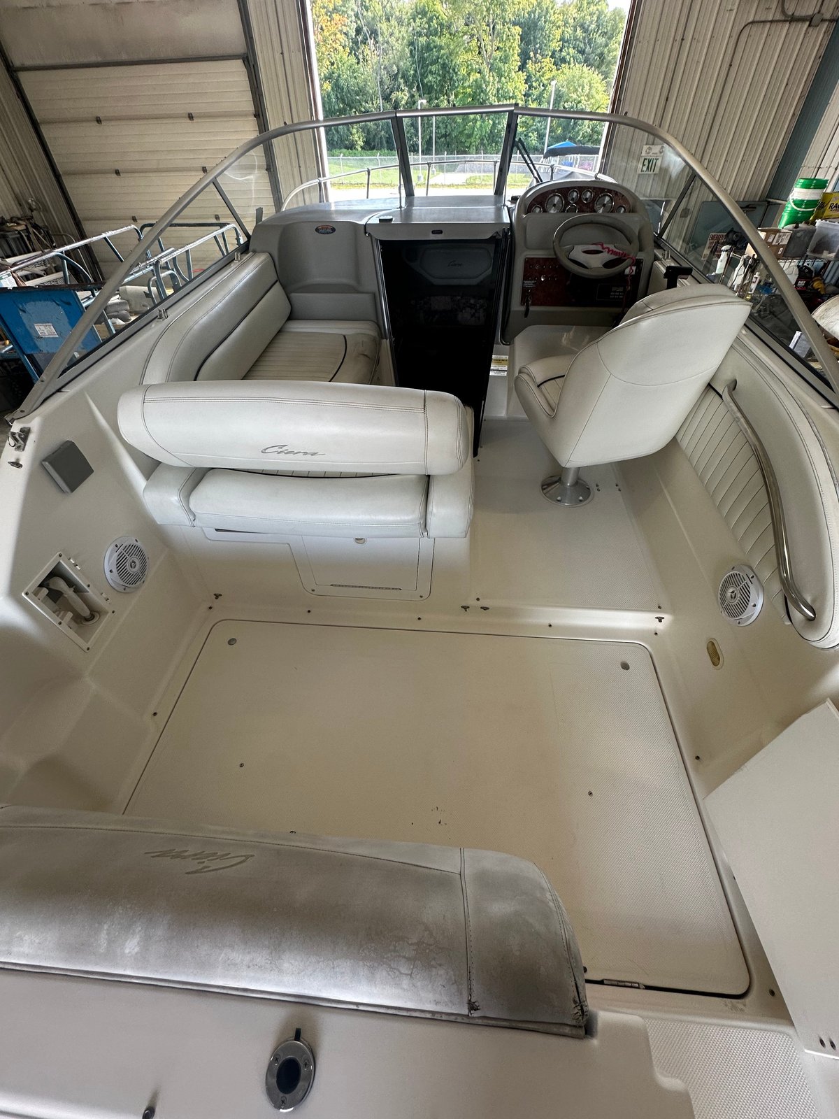 1997 BAYLINER 2355 CIERA SUNBRIDGE 5.7L MCM Yard Trl