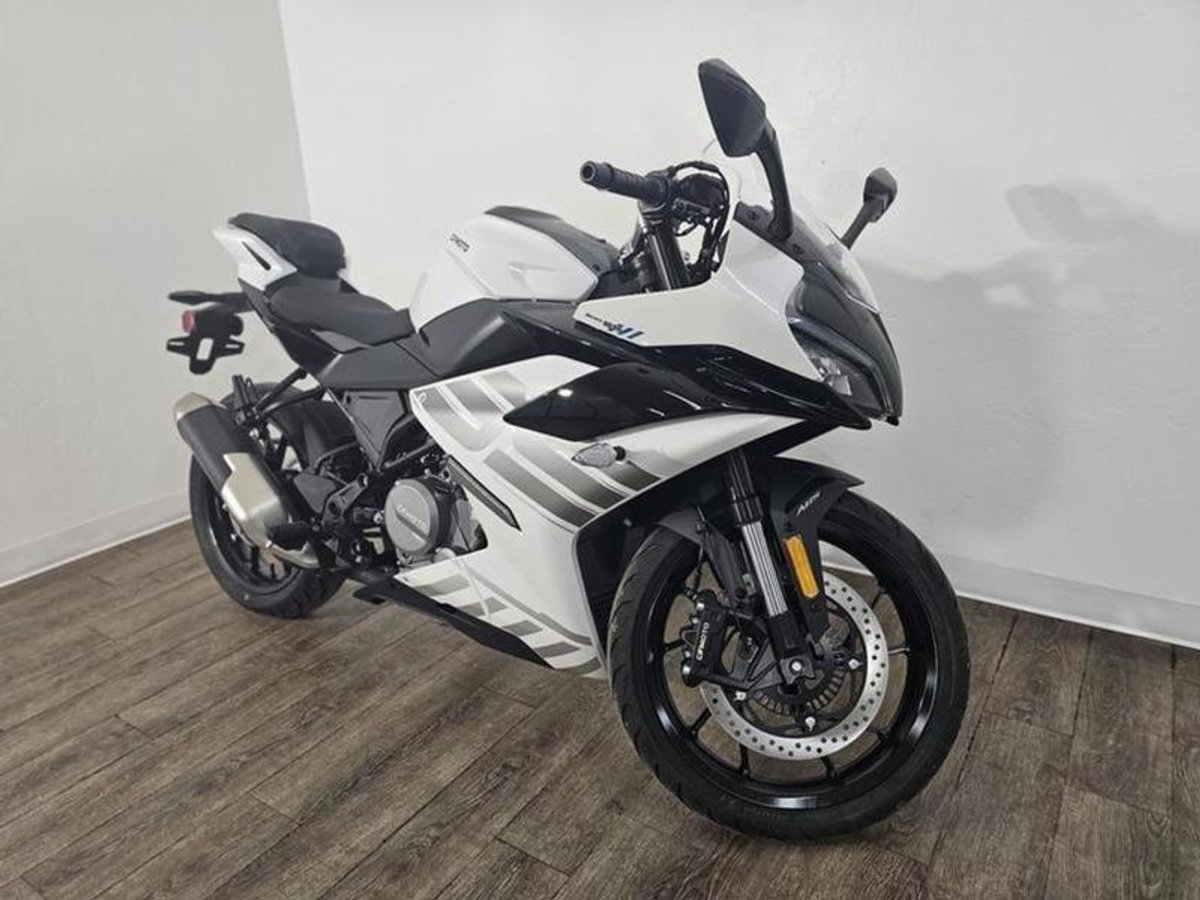 2026 CFMOTO 300SS