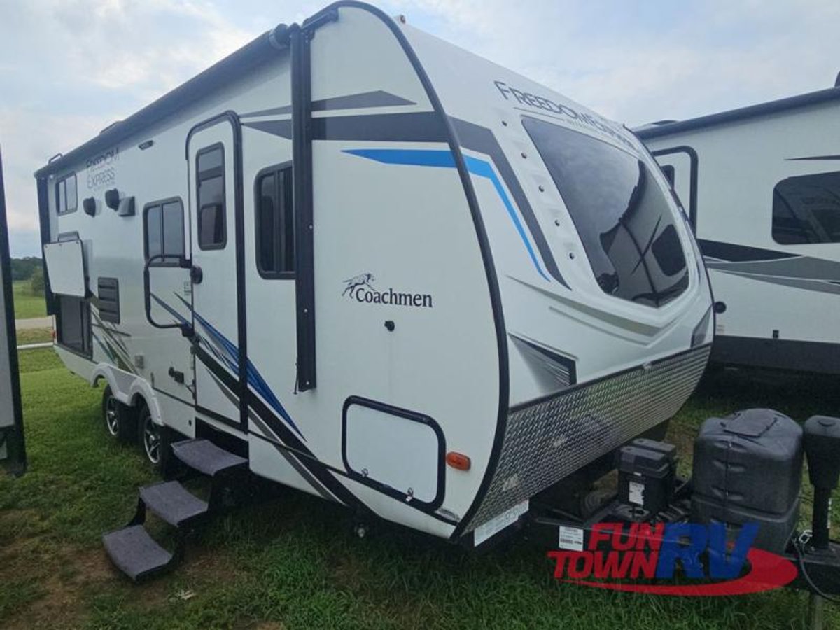 2022 Coachmen RV Freedom Express Ultra Lite
