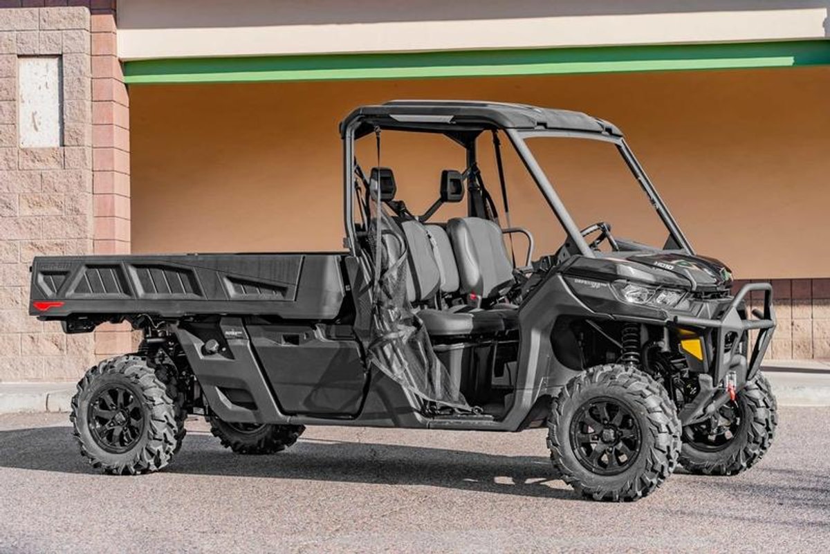2025 Can-Am Defender PRO XT HD10