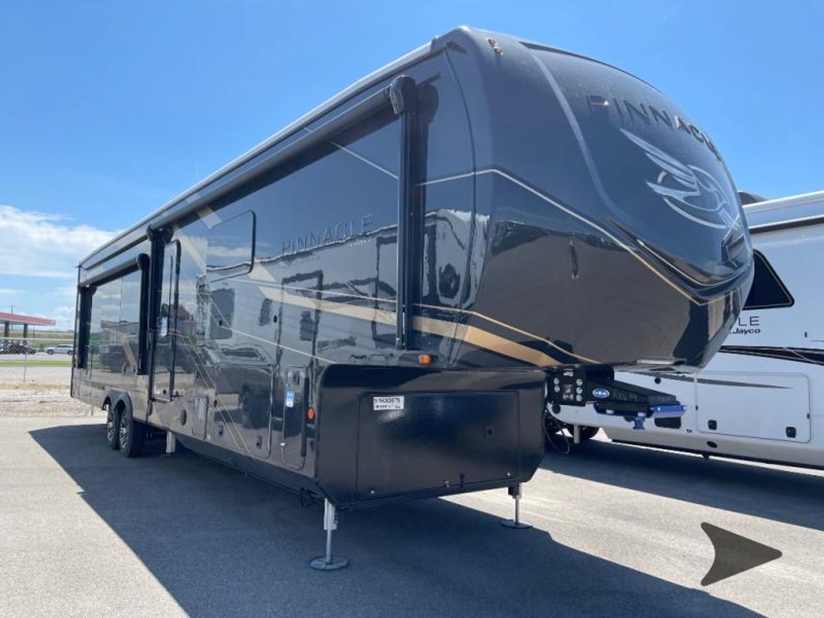 2025 Jayco Pinnacle