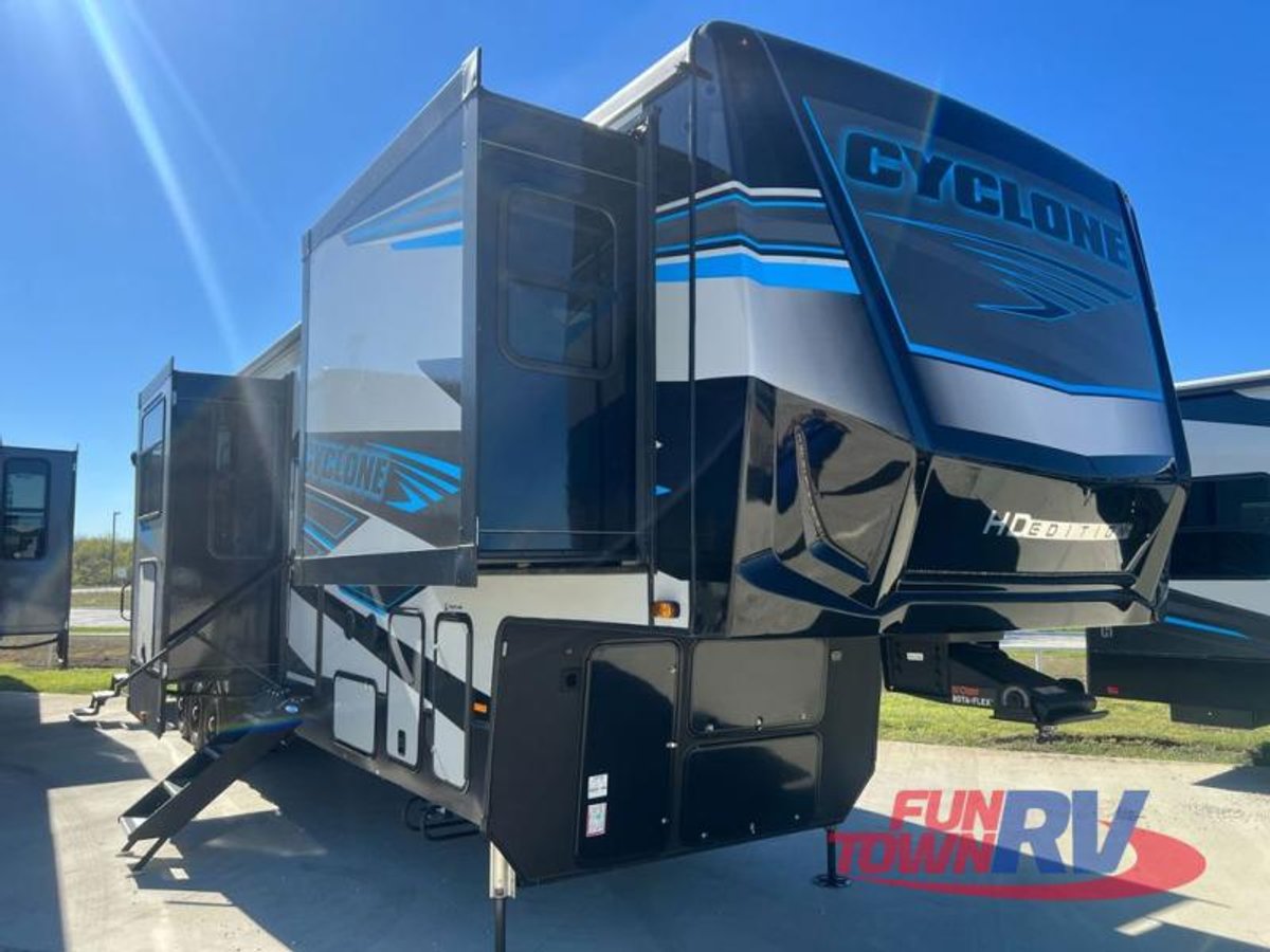 2025 Heartland Cyclone