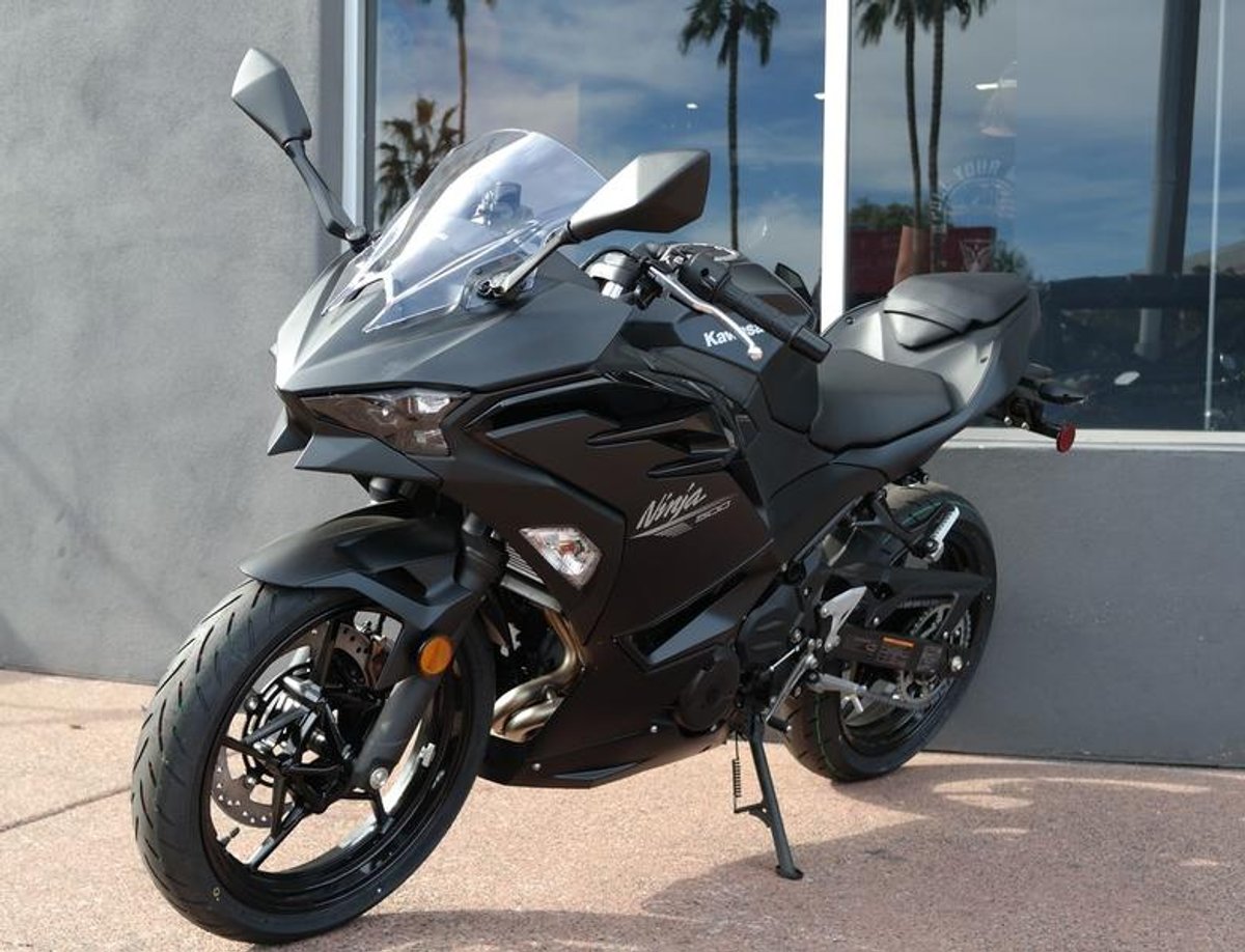 2026 Kawasaki Ninja 500 Metallic Flat Spark Black