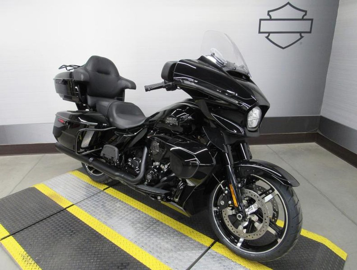 2025 Harley-Davidson FLHXU - Street Glide Ultra