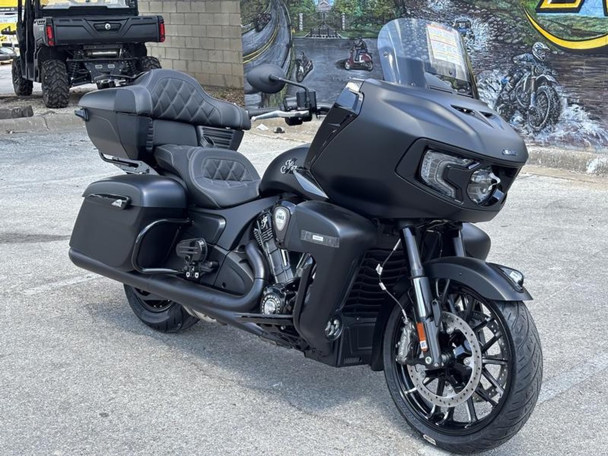 2025 Indian Motorcycle Pursuit Dark Horse Black Smoke