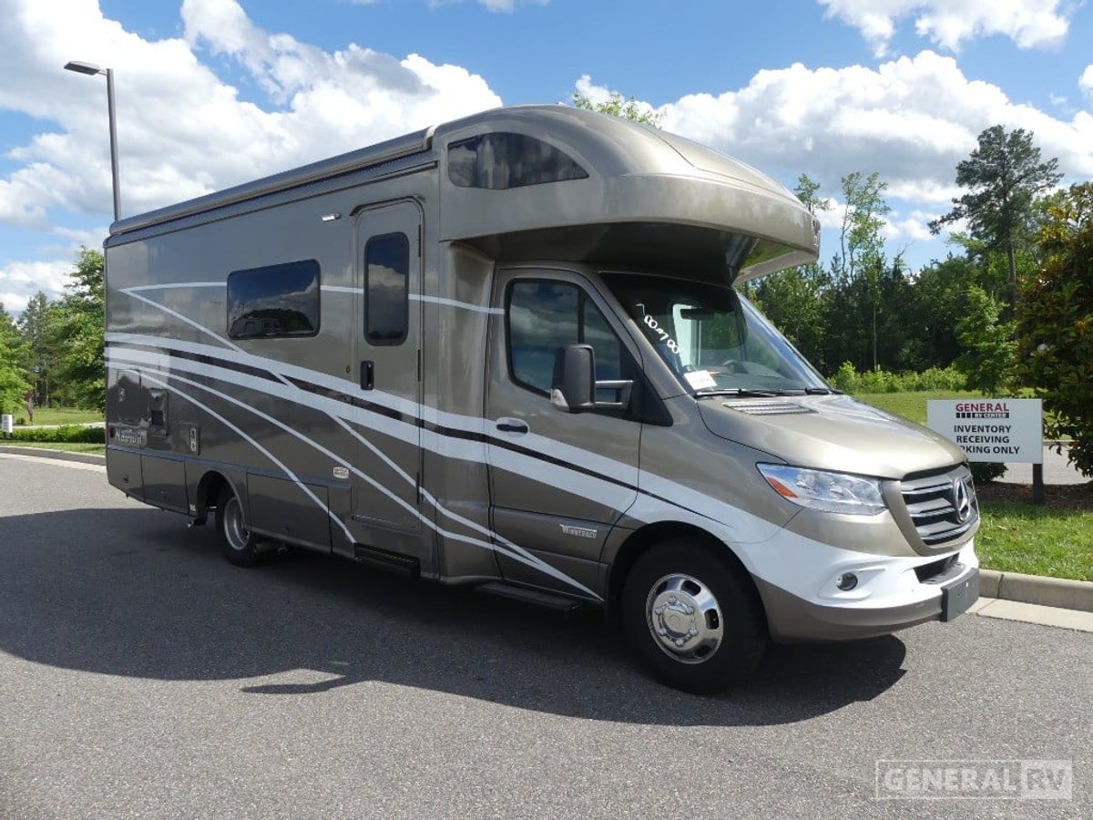 2025 Winnebago Navion