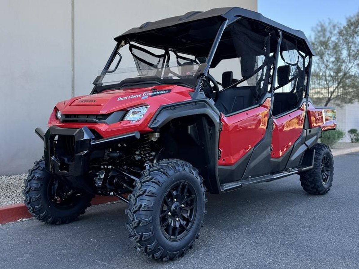 2025 Honda Pioneer 1000-6 Deluxe Crew