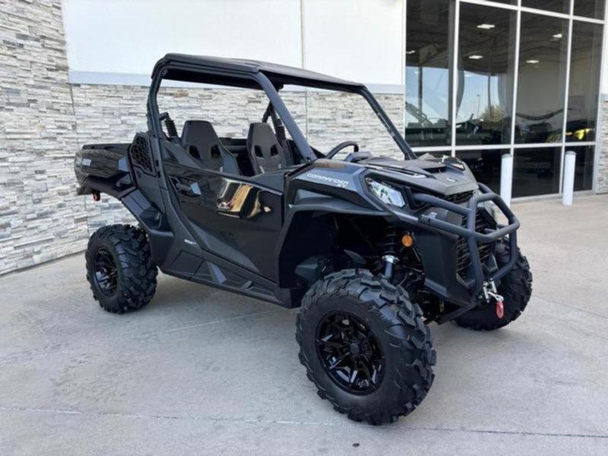 2025 Can-Am Commander XT 700