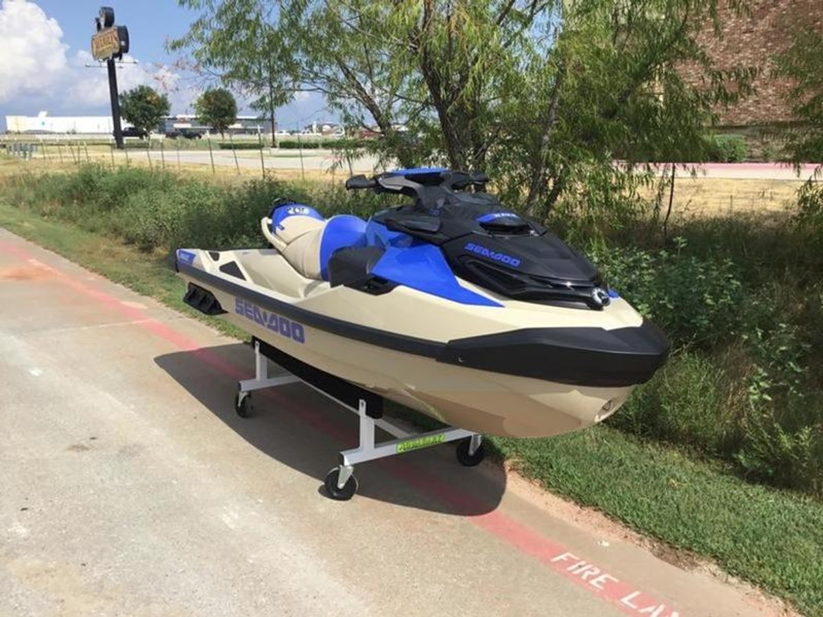 2025 Sea-Doo Wake Pro 230