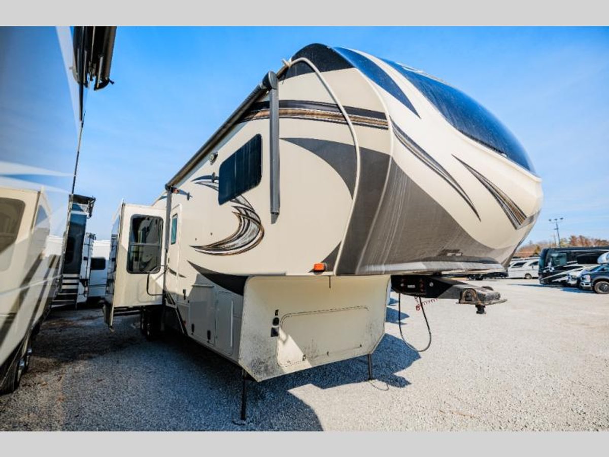 2019 Grand Design Solitude
