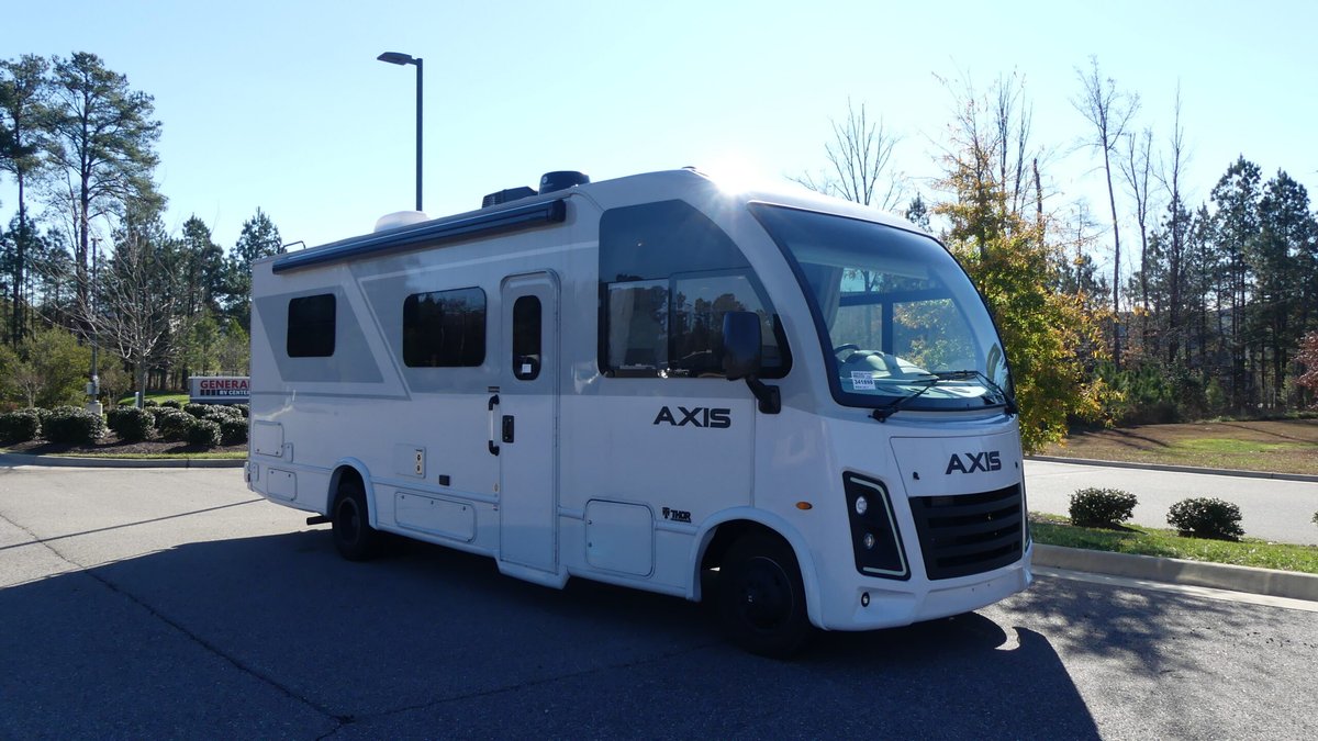 2025 Thor Motor Coach Axis