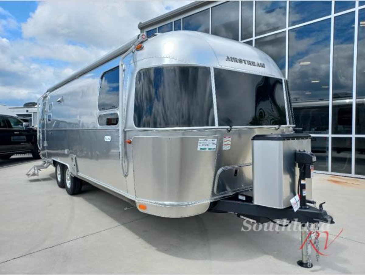 2025 Airstream Flying Cloud