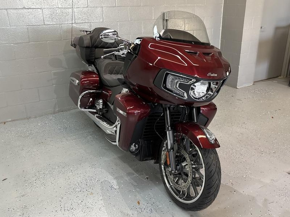 2025 Indian Motorcycle Pursuit Limited 112 Maroon Metallic