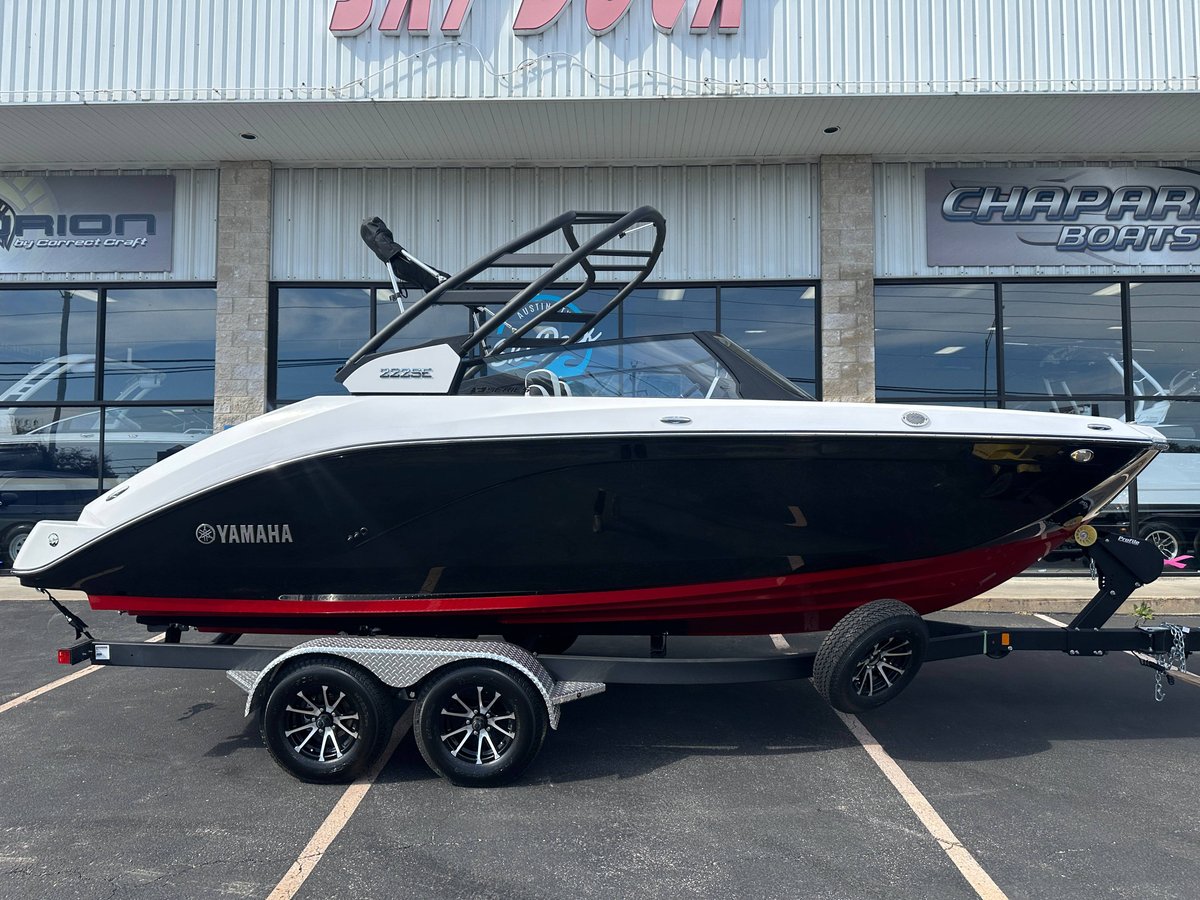 2025 Yamaha 222SE