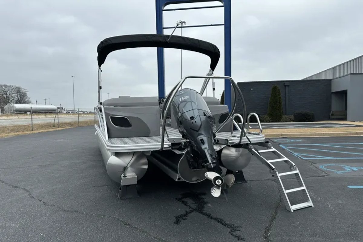 2025 Bennington 23 LX