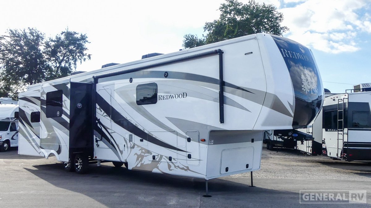 2021 Crossroads RV Redwood