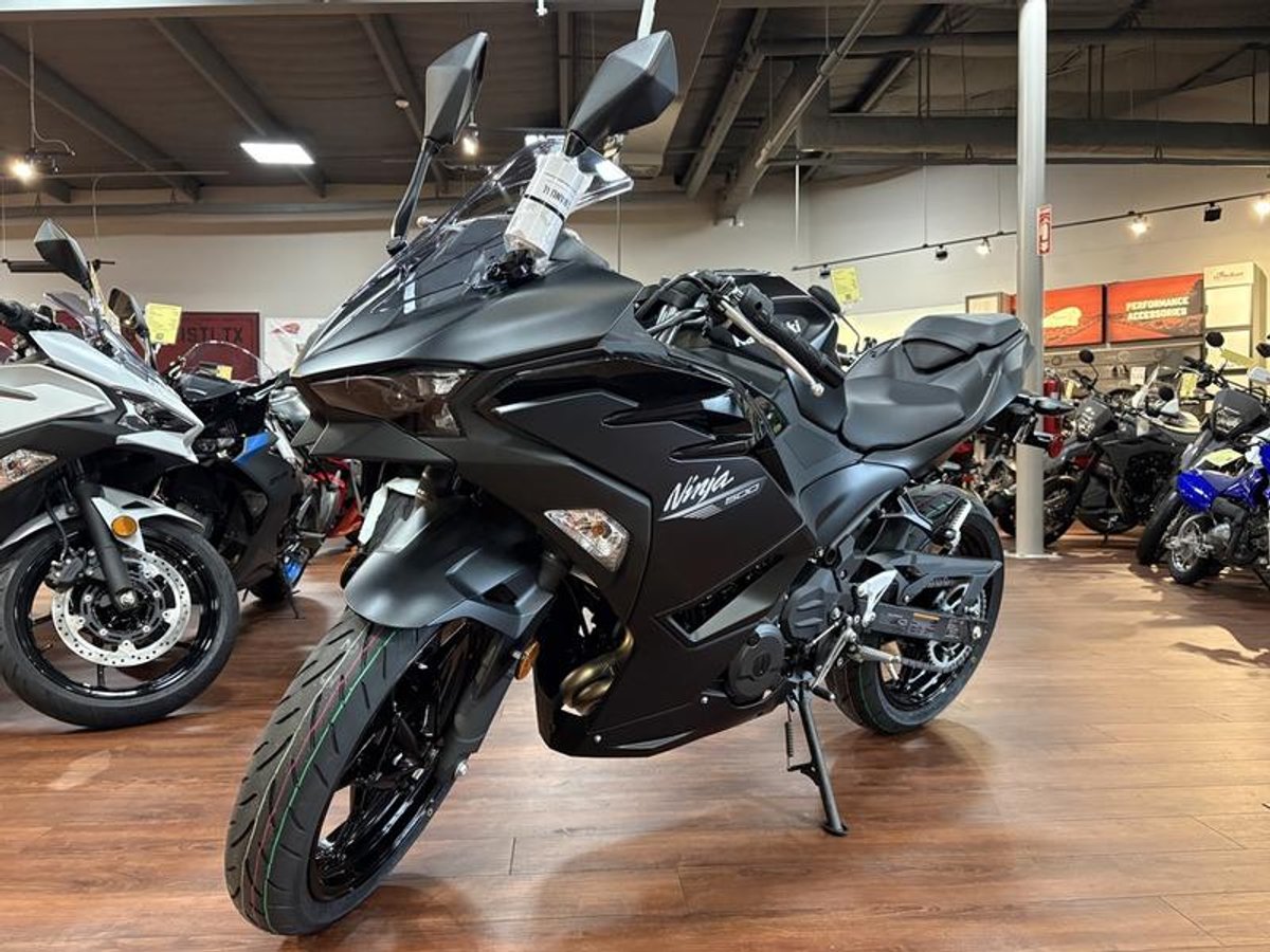2026 Kawasaki Ninja 500 Metallic Flat Spark Black