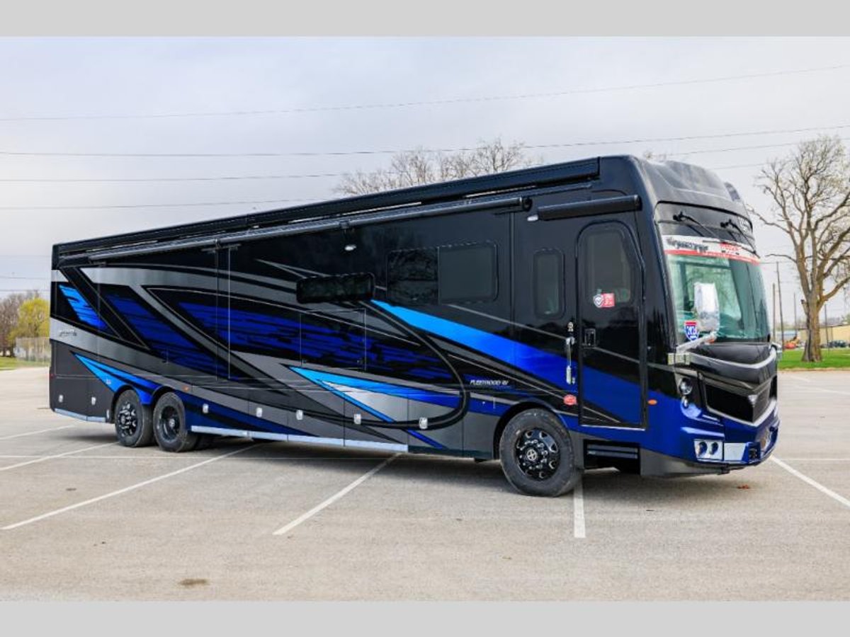 2026 Fleetwood RV Discovery LXE