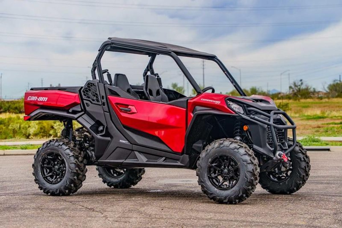 2026 Can-Am Commander XT 700