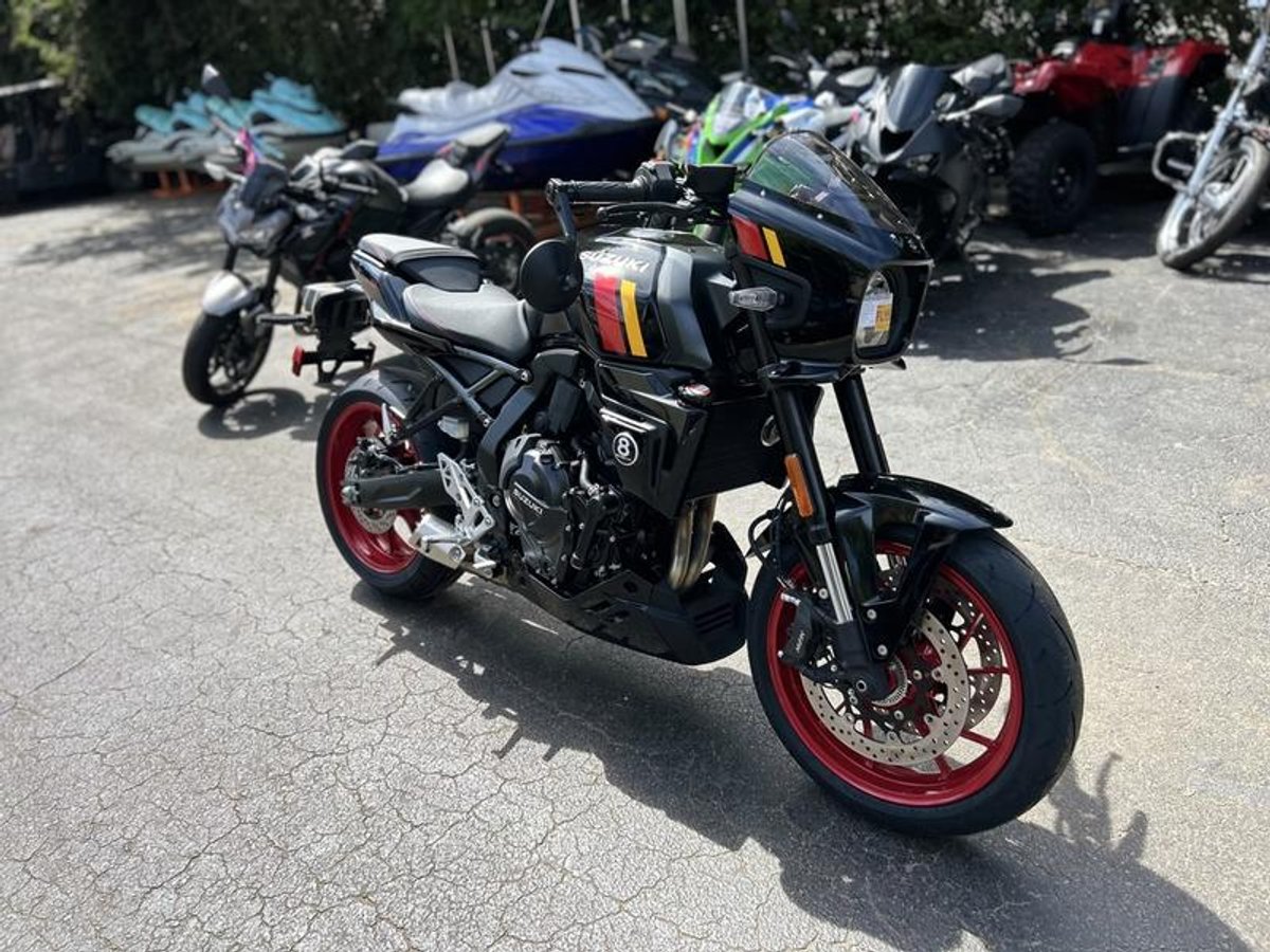 2026 Suzuki GSX-8TT