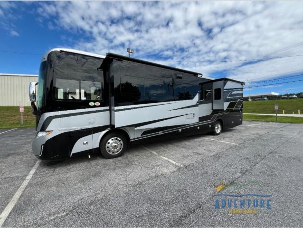 2025 Tiffin Motorhomes Byway BL