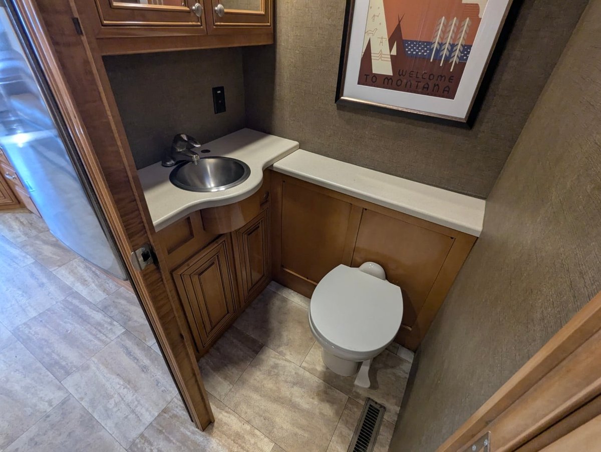 2017 Thor Motor Coach Palazzo
