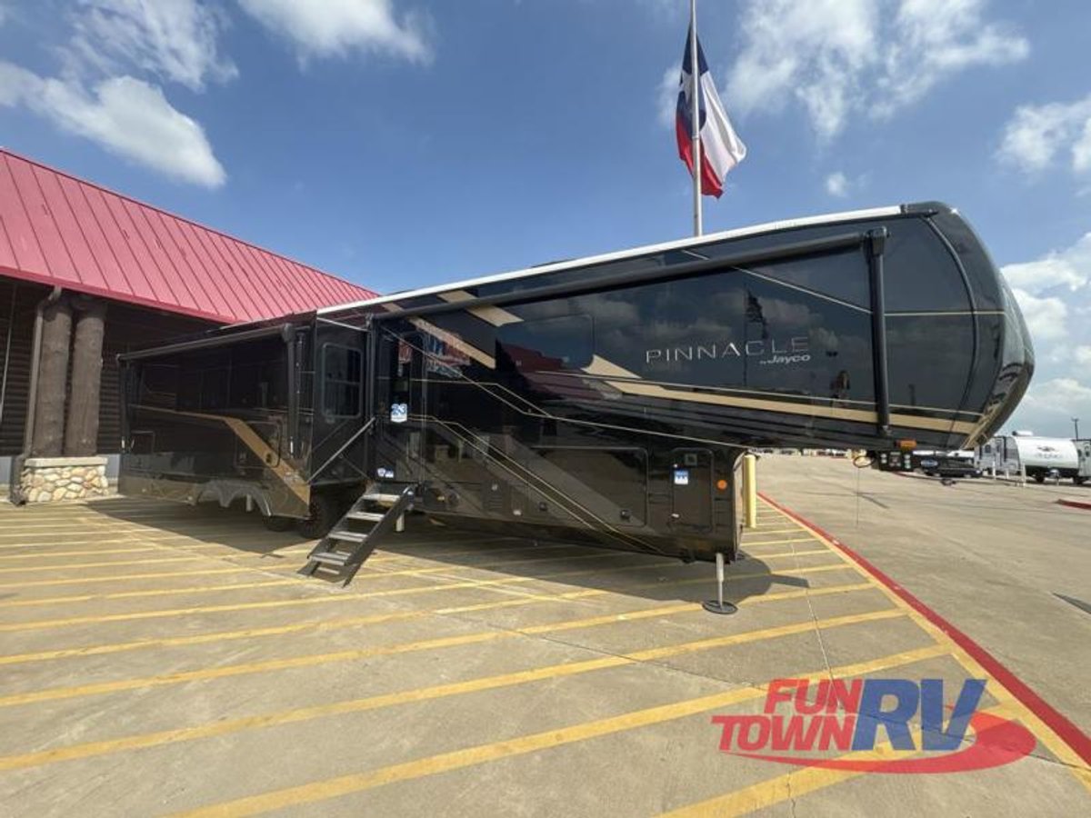 2026 Jayco Pinnacle