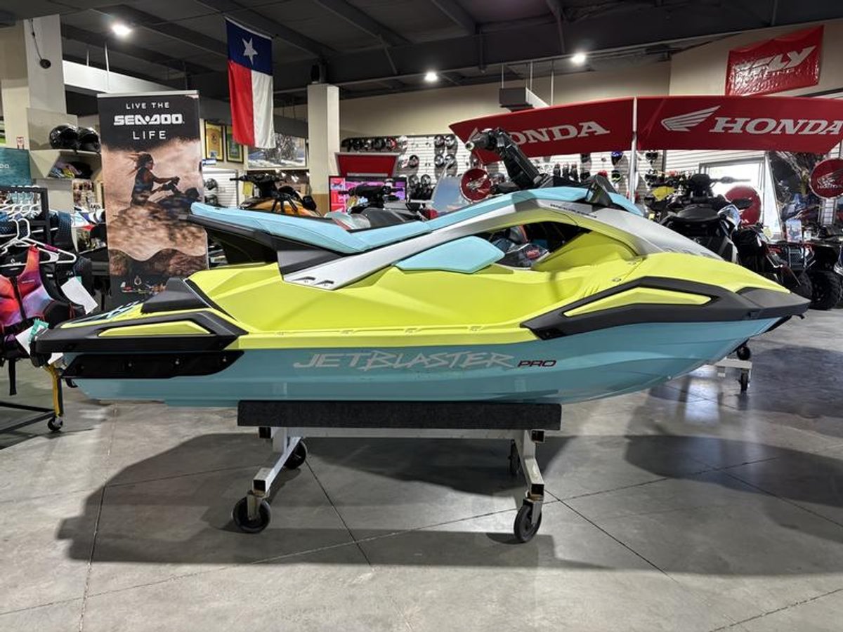 2025 Yamaha WaveRunners Jetblaster PRO 3-Up