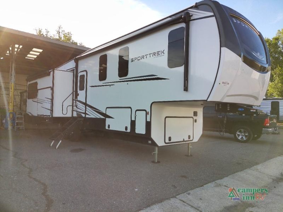 2026 Venture RV SportTrek Touring Edition