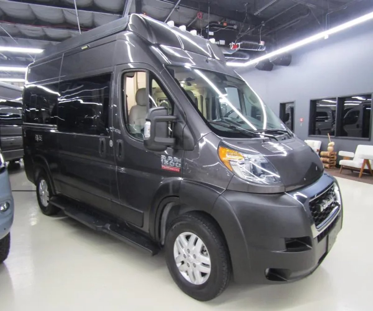 2022 Thor Motor Coach RIZE