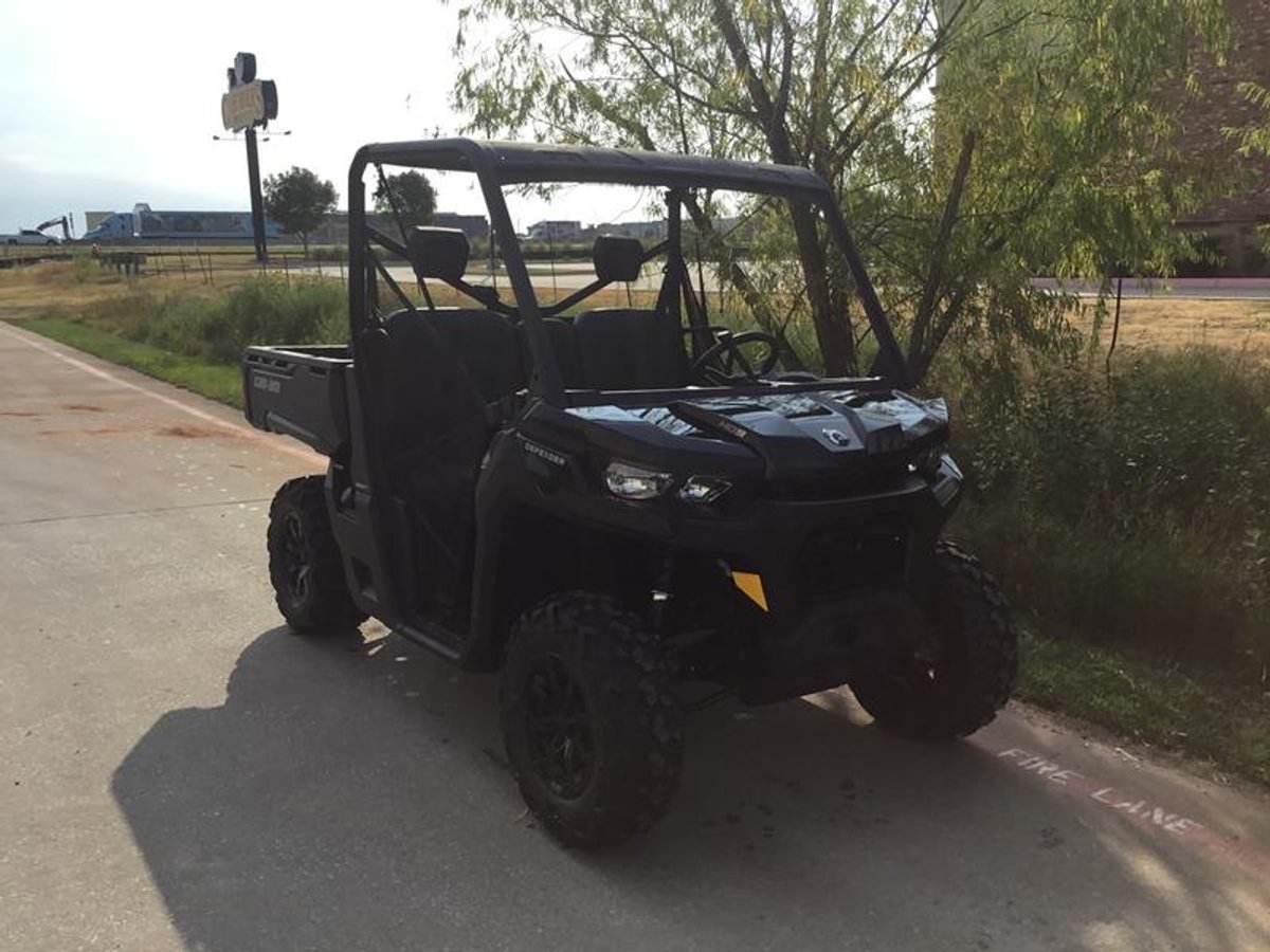 2025 Can-Am Defender DPS HD9 Stealth Black
