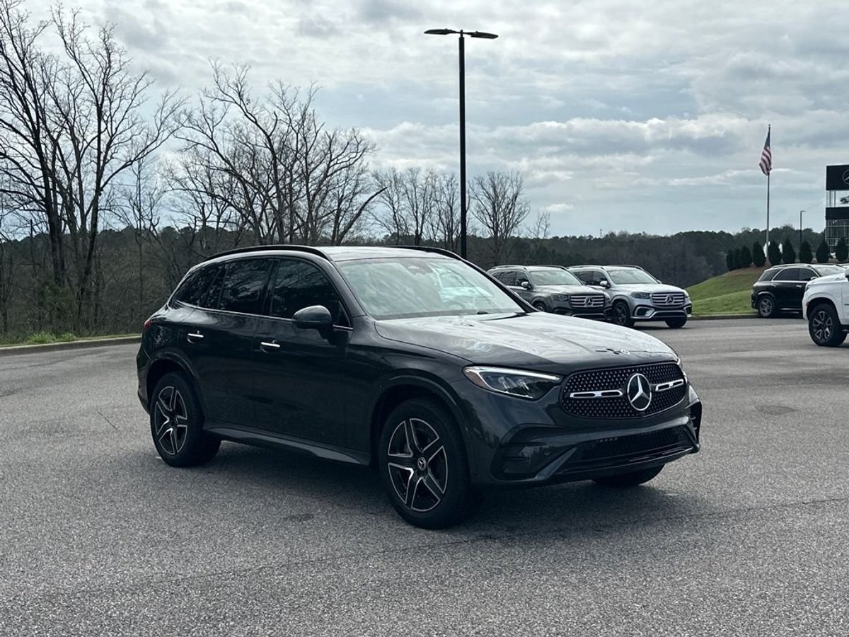 2025 Mercedes-Benz GLC