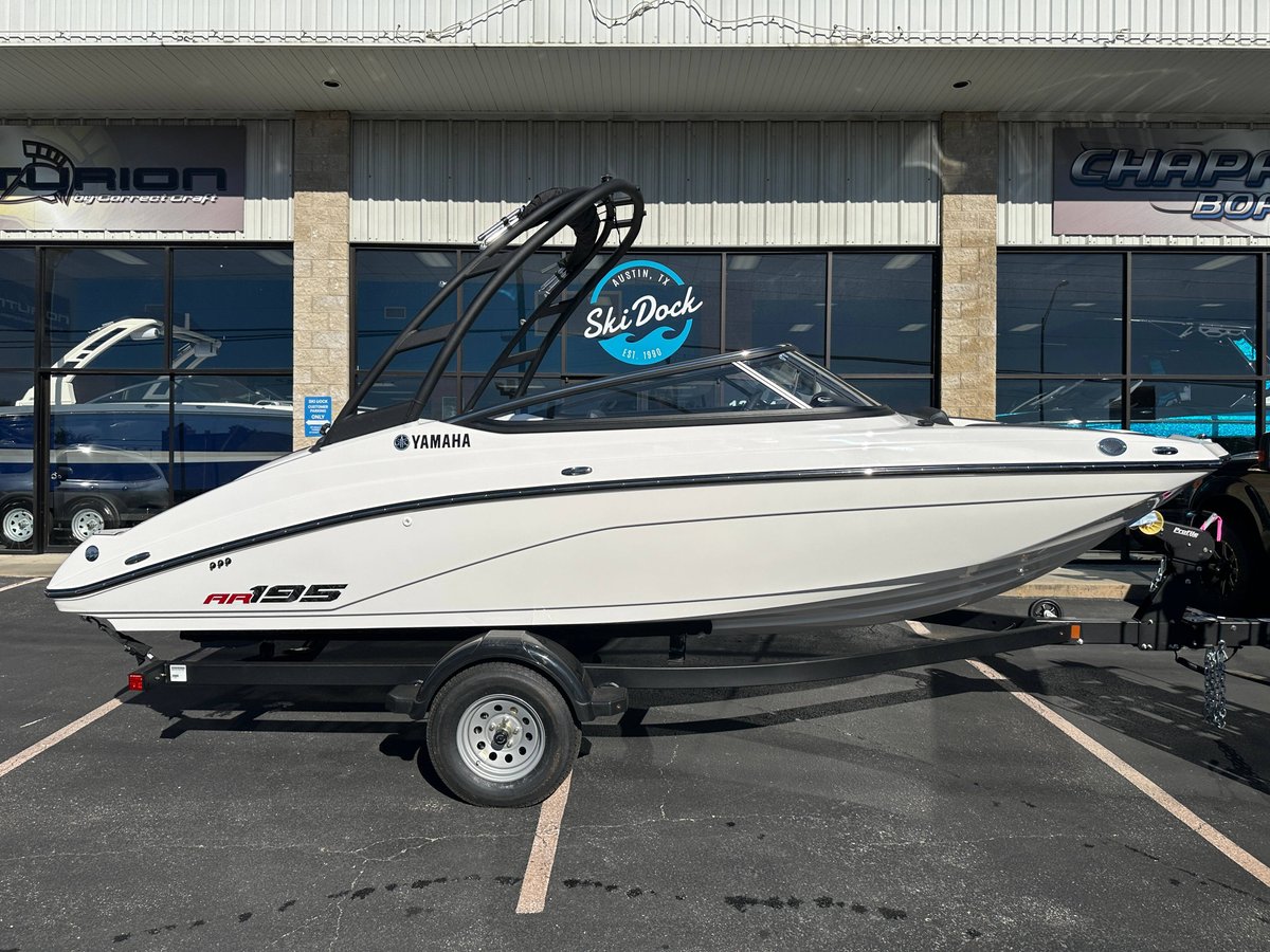 2025 Yamaha AR195