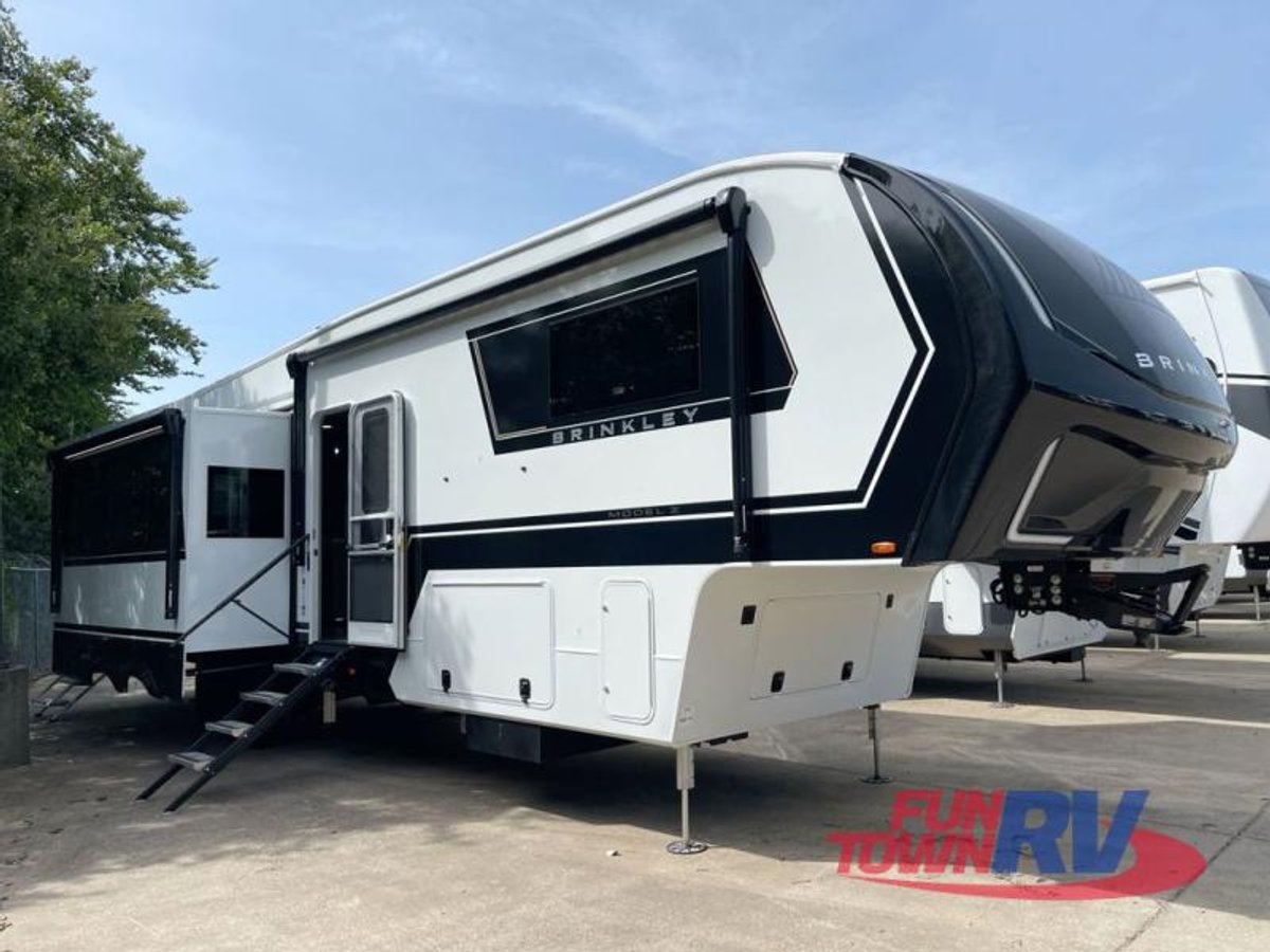 2026 Brinkley Model Z