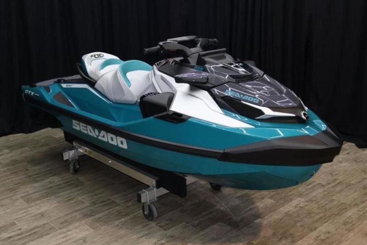 2026 Sea-Doo GTX Limited 325 Teal Metallic