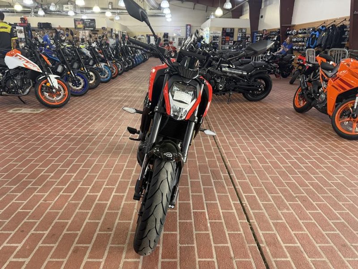 2025 CFMOTO 300NK