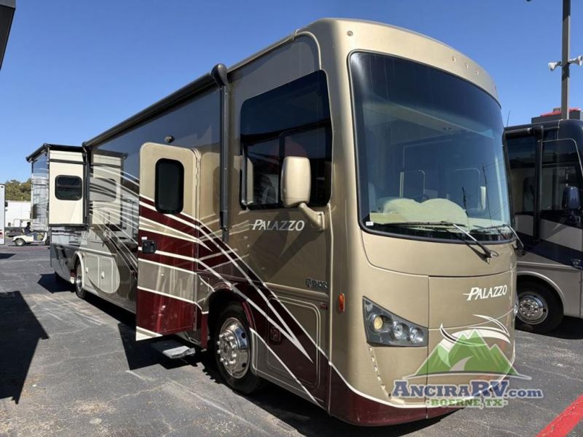2016 Thor Motor Coach Palazzo