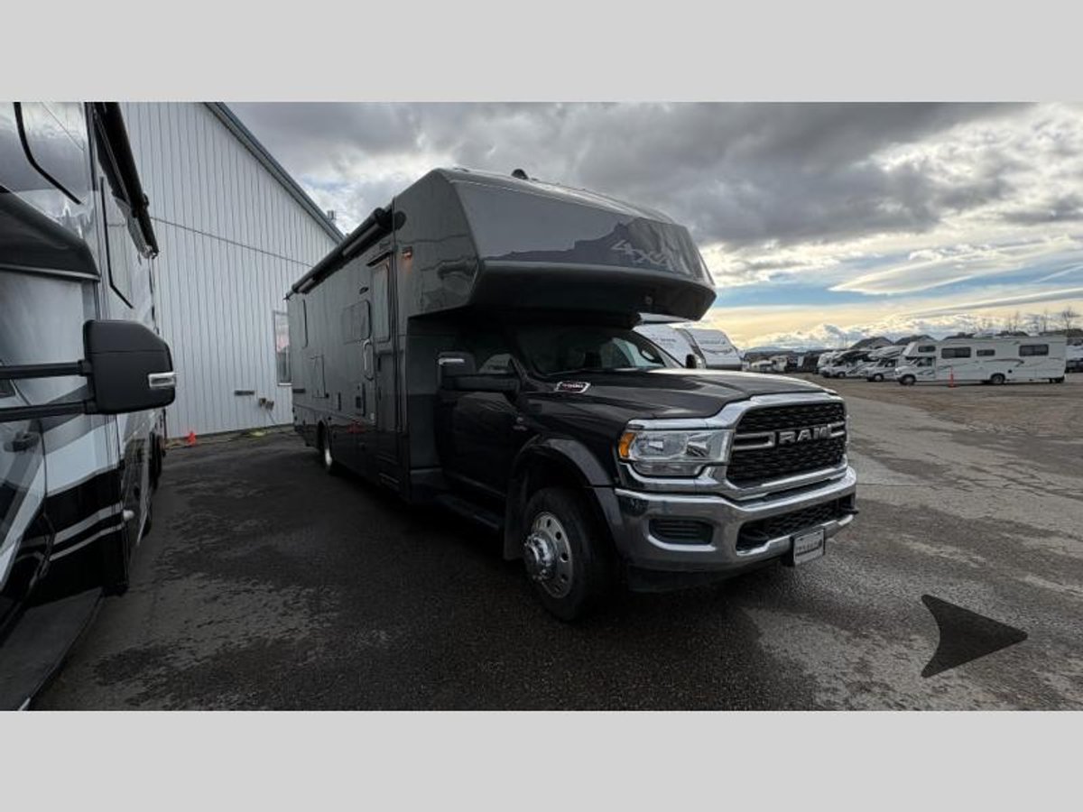 2023 Dynamax Isata 5