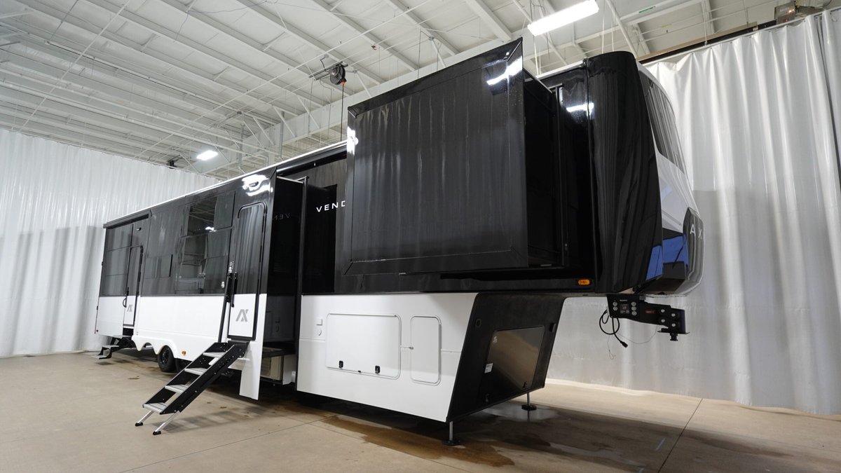 2026 Winnebago Thrive