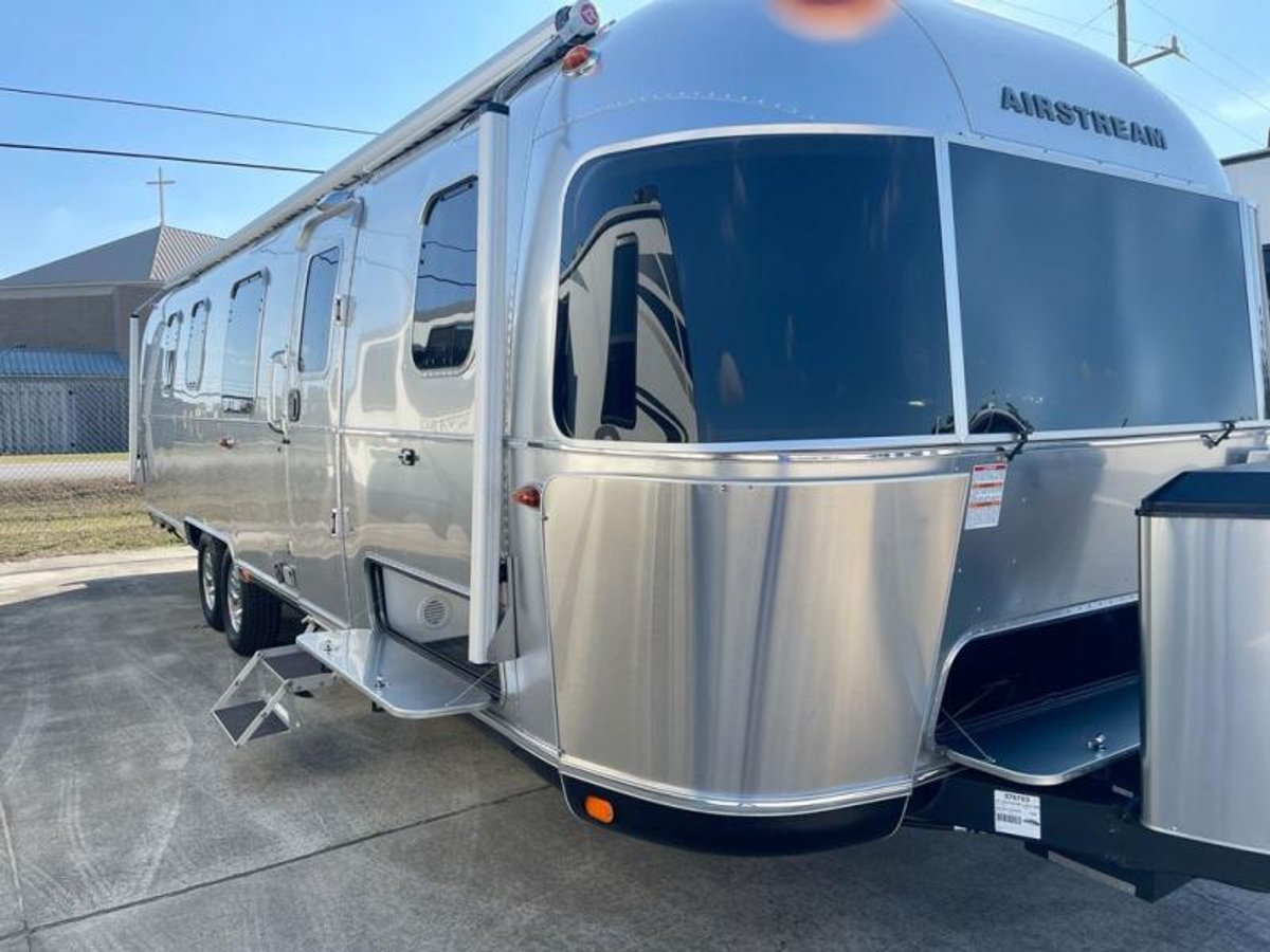 2025 Airstream Classic