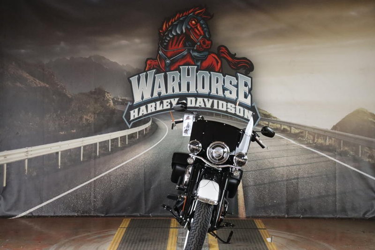 2025 Harley-Davidson FLHC - Heritage Classic
