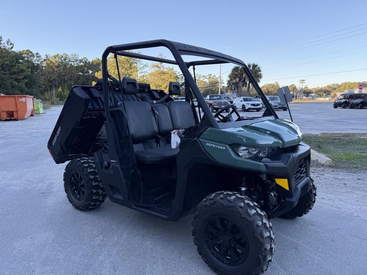 2025 Can-Am Defender DPS HD9 Compass Green