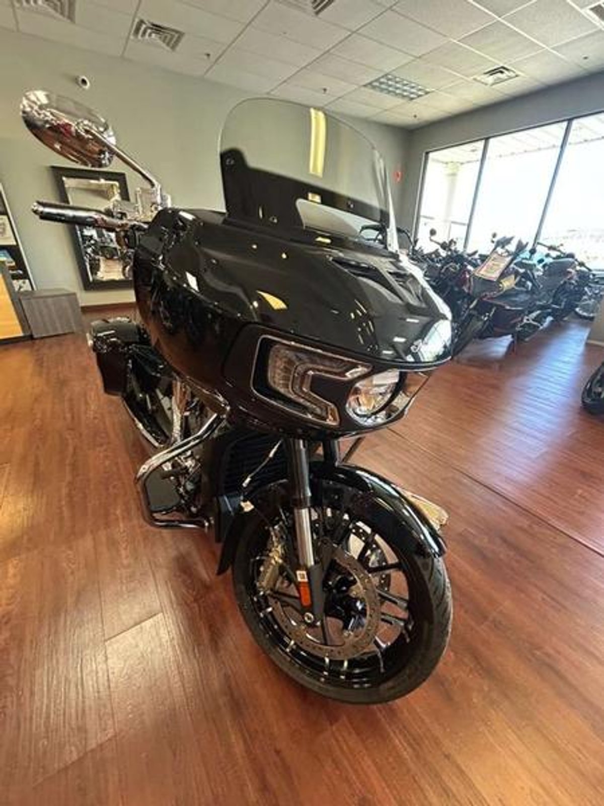 2025 Indian Motorcycle Challenger Limited 112 w/PowerBand Audio Black Metallic